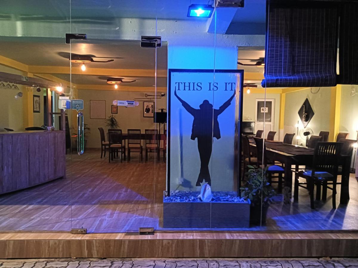 This Is It Airport Hotel And Restaurant ネゴンボ エクステリア 写真